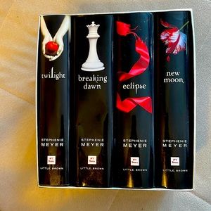 The Twilight Saga Collection Hardcover Box Set